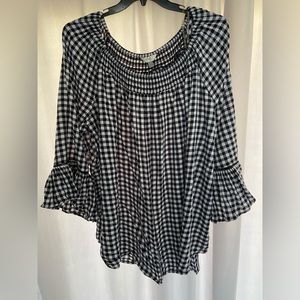 Cute checkered top!
